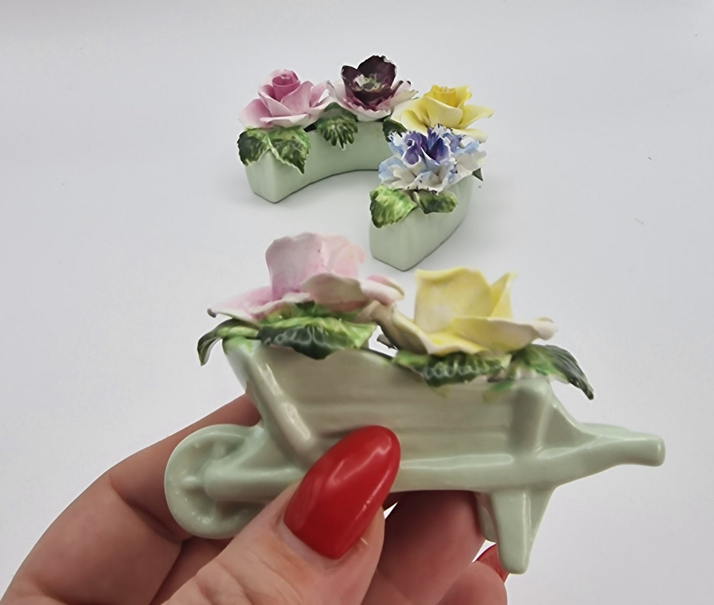 Radnor Bone China Floral Horseshoe and Wheelbarrow Set, Hand-Painted England, Vintage Posy Holder – photo 8
