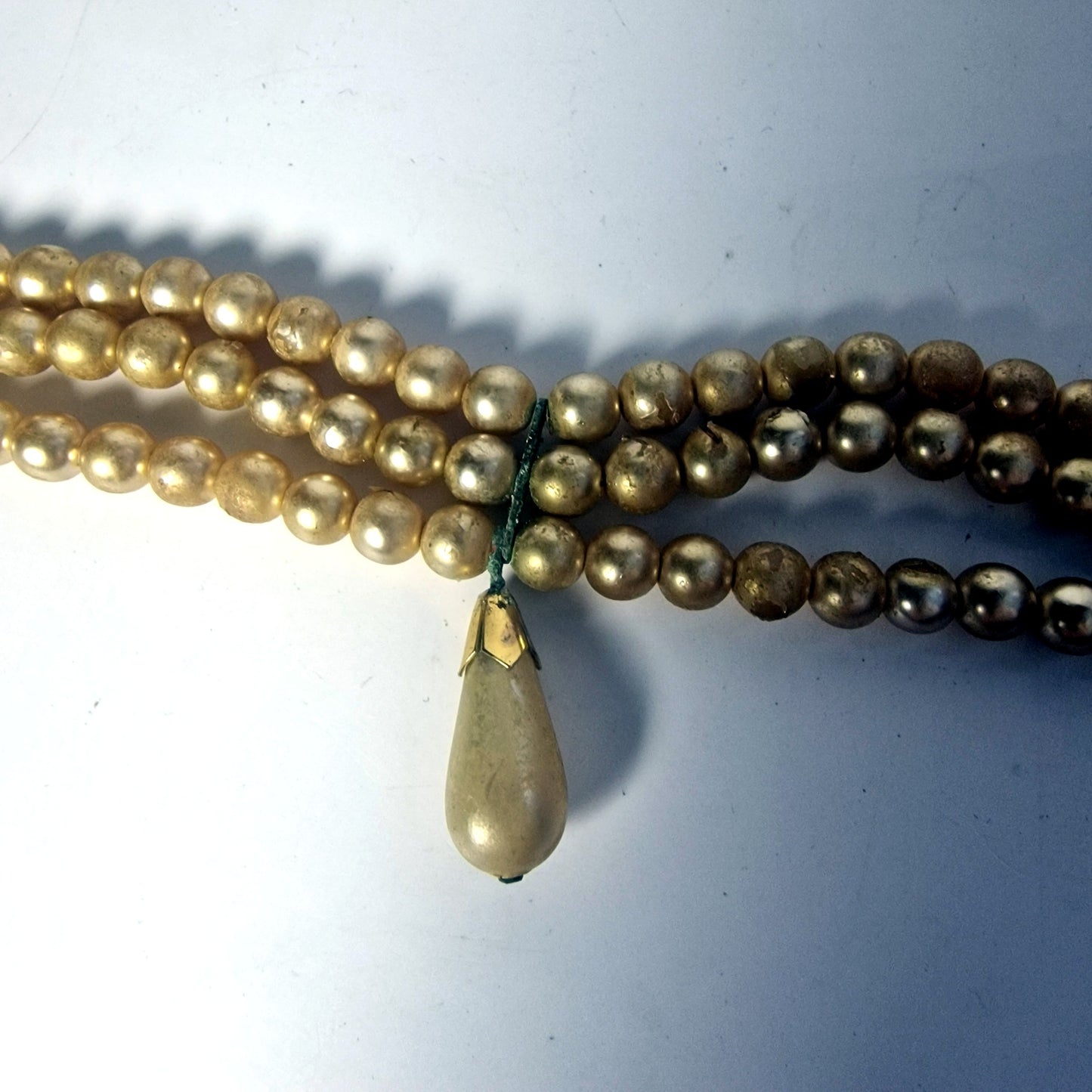 Vintage Three-Strand Pearl Choker, Teardrop Pendant Necklace, Champagne Faux Pearl, Retro Costume Jewelry – photo 3