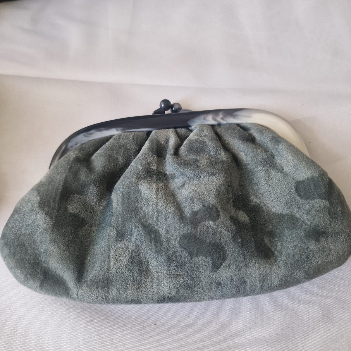 Grey suede-effect evening clutch reverse view